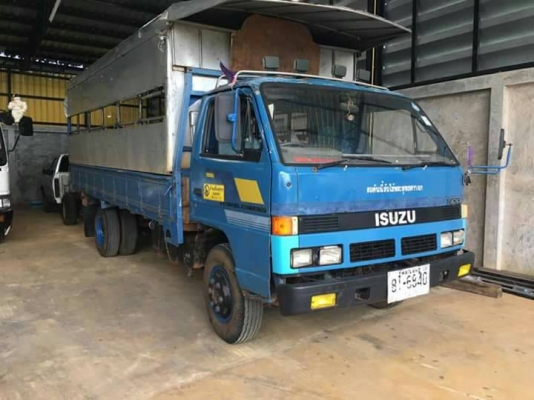 Isuzu npr 59 l u 5 m เครื่อง 115 จด ปี 37 ยาว 5 เมตร นิ่มนิ่ม คัสซีสวย ยาง 825 /6 ภาษีเต็มเล่มพร้อมโ