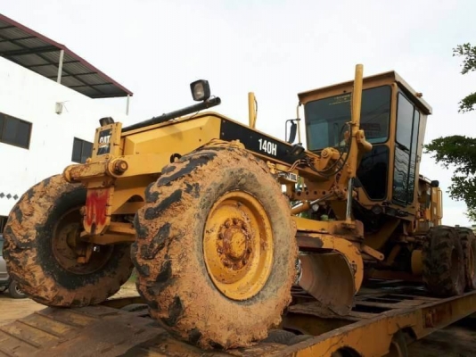 ขาย 3,500,000 รถเกรด CAT 120 HV5FM 8,000 ชม.เครืองดี เกียร์แรง รถสวยพร้อมใช้  รถอยู่ บุรีรัมย์ โทร&amp;ไอดีไลน์ 0610710295