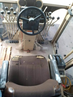 ขาย 3,500,000 รถเกรด CAT 120 HV5FM 8,000 ชม.เครืองดี เกียร์แรง รถสวยพร้อมใช้  รถอยู่ บุรีรัมย์ โทร&amp;ไอดีไลน์ 0610710295