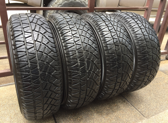 ยาง Michelin 225 70 15 ปี15 ดอกเต็ม ไม่มีปะ ใช้ยาว ราคาไม่แพง ยาง Michelin 225 70 15 ปี15 ดอกเต็ม ไม่มีปะ ใช้ยาว ราคาไม่แพง