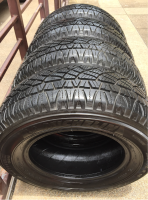 ยาง Michelin 225 70 15 ปี15 ดอกเต็ม ไม่มีปะ ใช้ยาว ราคาไม่แพง