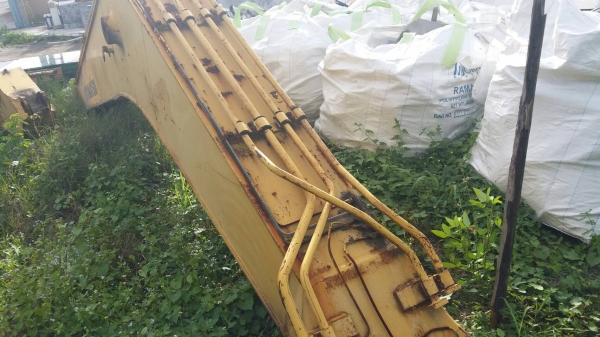 ขายด่วนๆๆเลยครับ รุ่น Komatsu Pc200-6 ขายครับ หมดชุด มี บูม+อาร์ม 1 ชุด ไม่แตก ขายด่วนๆๆเลยครับ รุ่น Komatsu Pc200-6 ขายครับ หมดชุด มี บูม+อาร์ม 1 ชุด ไม่แตก