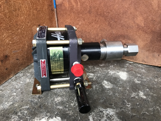 ขายหัวอัดของเหลวระบบลม แรงดันสูง Air driven fluid pump Haskel made in USA ของใหม่ไม่เคยใช้งาน สวยมากครับ
