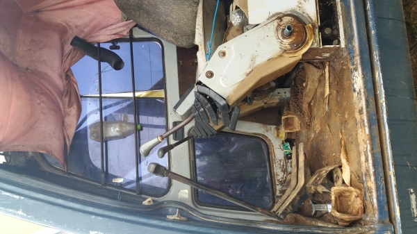 ขาย 980,000 หัวลาก ISUZU  DECA 320 ปี 48 เครื่องเดิมดี เกียร์เดิมแรง หัวบาง ยางดี คัชซีสวย เอกสารพร้อมโอน รถอยู่ ชลบุรี 090-772-3710 090-772-3708