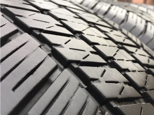 ยาง Bridgestone 265 60 18 ปี16 ดอกเต็ม ไม่มีปะ ใช้ยาว ราคาไม่แพง ยาง Bridgestone 265 60 18 ปี16 ดอกเต็ม ไม่มีปะ ใช้ยาว ราคาไม่แพง