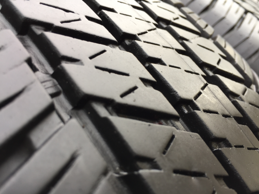 ยาง Bridgestone 265 60 18 ปี16 ดอกเต็ม ไม่มีปะ ใช้ยาว ราคาไม่แพง
