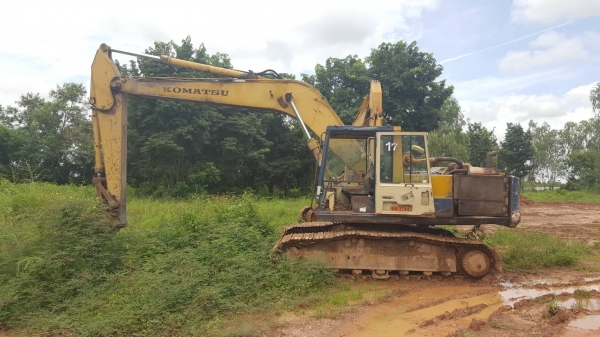 ขาย แบคโฮ KOMATSU PC200-3 เอกสารเล่มทะเบียนครบ เครื่องเดิม ปั้มดี ช่วงล่างมีใบแทรคหัก 2 ใบ เอกสารเล่มทะเบียนครบ