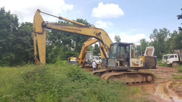ขาย แบคโฮ KOMATSU PC200-3 เอกสารเล่มทะเบียนครบ เครื่องเดิม ปั้มดี ช่วงล่างมีใบแทรคหัก 2 ใบ เอกสารเล่มทะเบียนครบ