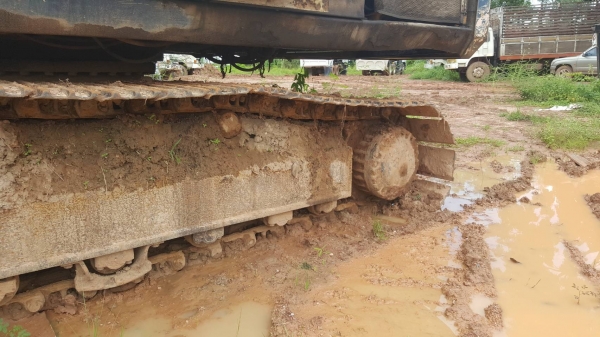 ขาย แบคโฮ KOMATSU PC200-3 เอกสารเล่มทะเบียนครบ เครื่องเดิม ปั้มดี ช่วงล่างมีใบแทรคหัก 2 ใบ เอกสารเล่มทะเบียนครบ