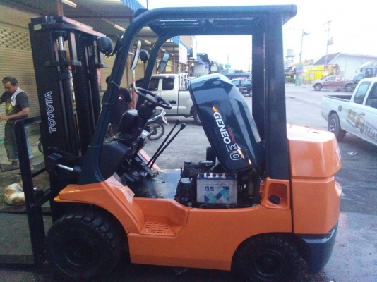 ขาย รถโฟรคลิฟท์ โตโยต้า รุ่น 7 ดีเซล 3 ตัน ขาย รถโฟรคลิฟท์ โตโยต้า รุ่น 7 ดีเซล 3 ตัน