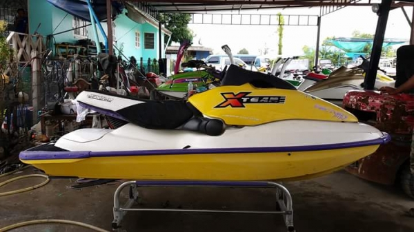 SEADOO HX720 เรือพร้อมกขับ