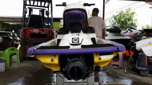 SEADOO HX720 เรือพร้อมกขับ