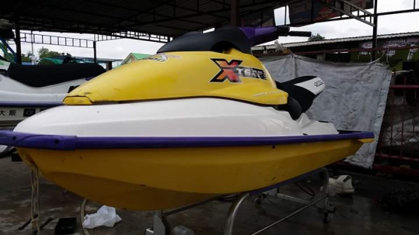 SEADOO HX720 เรือพร้อมกขับ