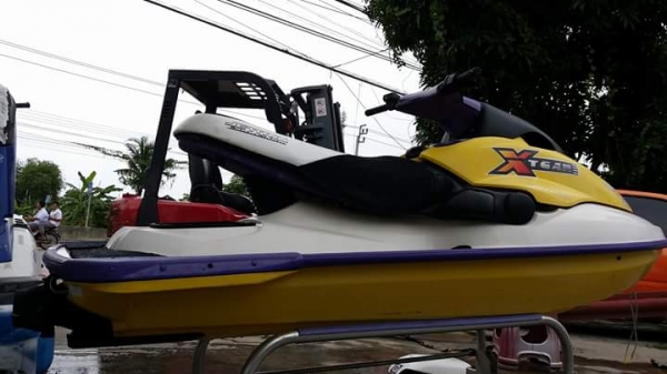 SEADOO HX720 เรือพร้อมกขับ