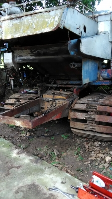 ขายครับ.....ช่วงล่างแทรกเตอร์    25000  บาท เอาไปทำเดินปั้นจั่นตอกเข็ม