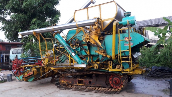 ขาย395,000 รถเกี่ยวเกษตรพัฒนาอุ้ม2.2ตัน ปลดหนี้ปี49 เดินPC-200เครื่องอีซุ220แรงโบว์