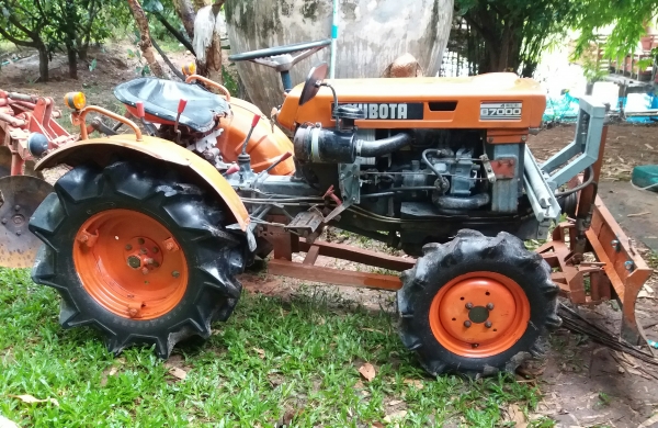 B7000 4WD สภาพดีพร้อมใช้งาน