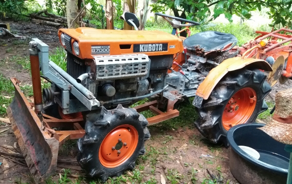 B7000 4WD สภาพดีพร้อมใช้งาน B7000 4WD สภาพดีพร้อมใช้งาน