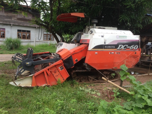 ขายด่วน KUBOTA DC60 รถเกี่ยวกระสอบ รถปี53 สภาพพร้อมใช้งาน เครื่องปั้มพร้อมทำงาน โซ่ช่วงล่างดี เอกสารเล่มทะเบียน สนใจสอบถาม 093-0764943  088-3223272 k ตั้ม
