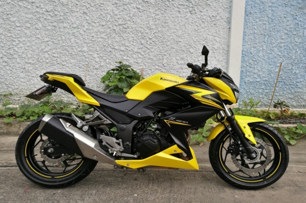 Z300 Abs 2015 รถบ้านแท้ เจ้าของคนเดียว รูดบัตรได้