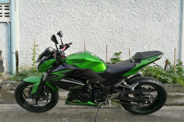 Z300 2015 วิ่ง9000 รถบ้านแท้ เจ้าของคนเดียว รูดบัตรได้ ใช้เงินออกรถ 18000 บาท