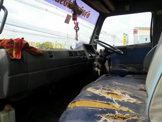 ขายรถ6ล้อ HINO FC2W เครื่อง120แรง ราคา350,000 สนใจโทร 090-8588220 093-3258446 www.narong2truck.com w