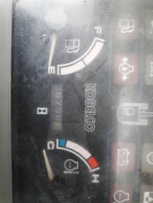 ขายKOBELCO SK60-2 มาร์คไฟว์  เก่าใน  สภาพดี  มีลายแย๊ก  เอกสารอินวอยครบ  6,XXX  ชั่วโมง  ลองระบบกันได้ทุกวัน  โทร  089-3818694  ดวงนภา