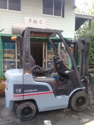 +++ ขายโฟล์คลิฟท์  NISSAN FD15  (รุ่นใหม่)   ขนาด  1.5  ตัน  เครื่องยนต์ดีเซล  เสา  3  เมตร   เกียร์ออโตเมติค  ยางตันครับ