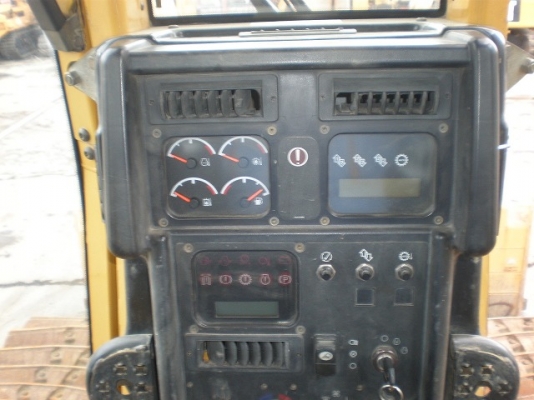 Caterpillar D5N  5614ชั่วโมง รถนอก โทร. 080-6565422 (หนิง)