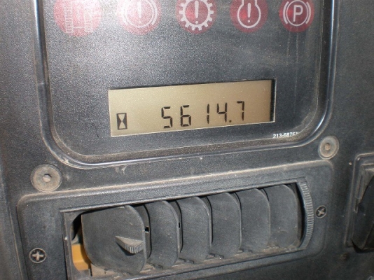 Caterpillar D5N  5614ชั่วโมง รถนอก โทร. 080-6565422 (หนิง)