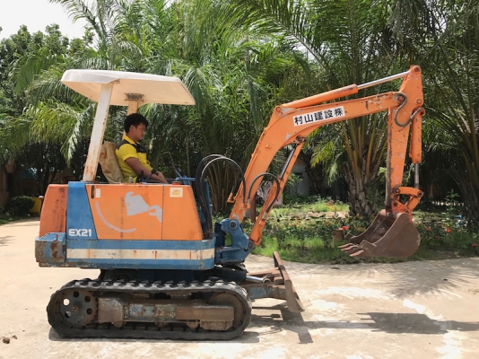 ขายแบคโฮHITACHI EX21 พิมพ์นิยมเก่านอก100\%PC20 คอนโทลแน่นๆ เดิมจากญี่ปุ่น100\% ทำงานสมบูรณ์ทุกระบบ รับรองไม่ผิดหวัง 195,000 เท่านั้น!!