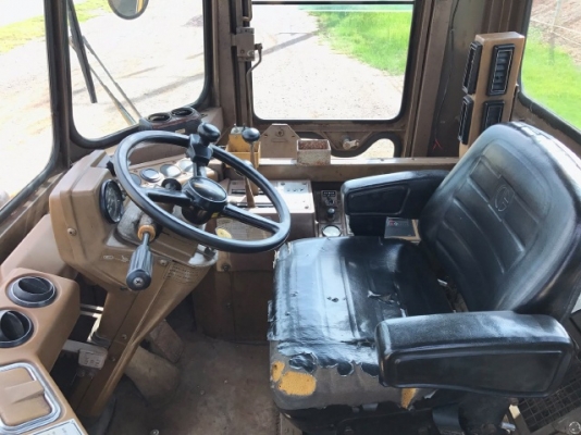 ขายรถตักล้อยาง CAT 936 รถนอกนำเข้าเองจากญี่ปุ่น สภาพสวยพร้อมใช้งาน มีVDOการทำงานครับ