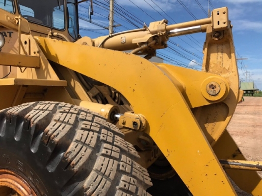 ขายรถตักล้อยาง CAT 936 รถนอกนำเข้าเองจากญี่ปุ่น สภาพสวยพร้อมใช้งาน มีVDOการทำงานครับ