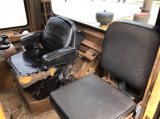 ขายรถตักล้อยาง CAT 936 รถนอกนำเข้าเองจากญี่ปุ่น สภาพสวยพร้อมใช้งาน มีVDOการทำงานครับ