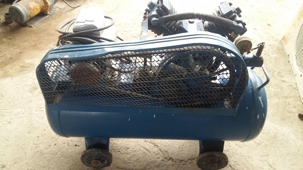 ขาย ปั้มลม 1 แรง สภาพสวยใช้งานได้ค่ะ ขาย ปั้มลม 1 แรง สภาพสวยใช้งานได้ค่ะ