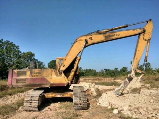 ขาย KOMATSU PC 200-3  รถพร้อมใช้งาน ( เอกสารชื้อขาย ) ราคา 450,000 บาท