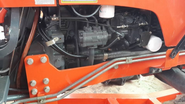 KUBOTA M6040SU