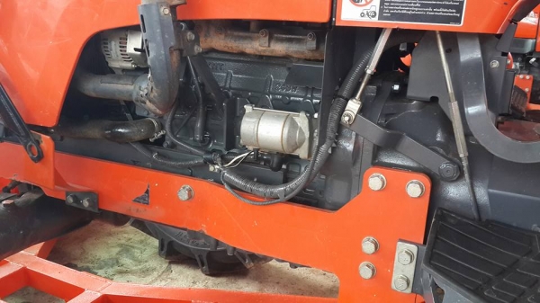 KUBOTA M6040SU