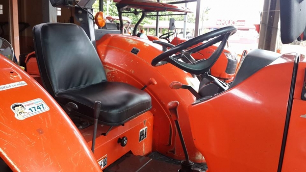 KUBOTA M6040SU
