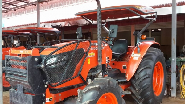 KUBOTA M6040SU