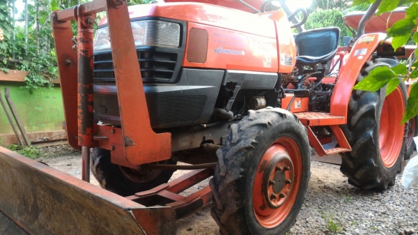 ขายรถไถ KUBOTA L2808 รถไร่ สภาพเดิมๆ พร้อมดันหน้าและผาน4 ราคา 180,000 เครื่องดี เกียร์ดี ไฮดี พร้อมใช้งาน ราคาต่อรองได้ สนใจโทรคุยกันก่อนได้ครับ มีรถขนส่งบริการทั่วไทย ร้านสามย่านแทรคเตอร์ อ.แกลง จ.ระยอง โทร 0818618678 ,0899347475 id line=0818618678 id li ขายรถไถ KUBOTA L2808 รถไร่ สภาพเดิมๆ พร้อมดันหน้าและผาน4 ราคา 180,000 เครื่องดี เกียร์ดี ไฮดี พร้อมใช้งาน ราคาต่อรองได้ สนใจโทรคุยกันก่อนได้ครับ มีรถขนส่งบริการทั่วไทย ร้านสามย่านแทรคเตอร์ อ.แกลง จ.ระยอง โทร 0818618678 ,0899347475 id line=0818618678 id li