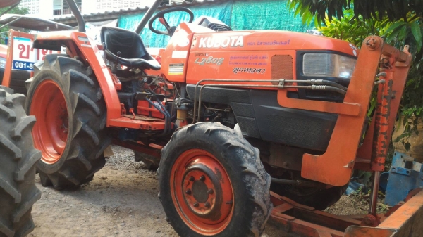 ขายรถไถ KUBOTA L2808 รถไร่ สภาพเดิมๆ พร้อมดันหน้าและผาน4 ราคา 180,000 เครื่องดี เกียร์ดี ไฮดี พร้อมใช้งาน ราคาต่อรองได้ สนใจโทรคุยกันก่อนได้ครับ มีรถขนส่งบริการทั่วไทย ร้านสามย่านแทรคเตอร์ อ.แกลง จ.ระยอง โทร 0818618678 ,0899347475 id line=0818618678 id li