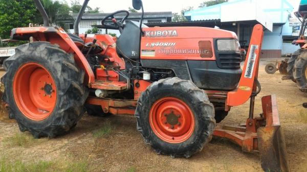 ขายรถไถ KUBOTA L3408DI พร้อมดันหน้าและผาน6 ราคา 195,000 เครื่องดี เกียร์ดี ไฮดี พร้อมใช้งาน ราคาต่อรองได้ สนใจโทรคุยกันก่อนได้ครับ มีรถขนส่งบริการทั่วไทย ร้านสามย่านแทรคเตอร์ อ.แกลง จ.ระยอง โทร 0818618678 ,0899347475 id line=0818618678 id line=0917315475