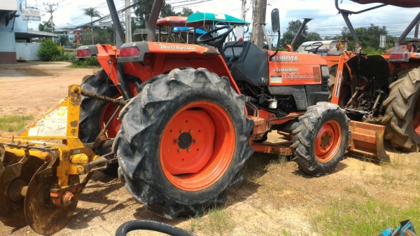 ขายรถไถ KUBOTA L3408DI พร้อมดันหน้าและผาน6 ราคา 195,000 เครื่องดี เกียร์ดี ไฮดี พร้อมใช้งาน ราคาต่อรองได้ สนใจโทรคุยกันก่อนได้ครับ มีรถขนส่งบริการทั่วไทย ร้านสามย่านแทรคเตอร์ อ.แกลง จ.ระยอง โทร 0818618678 ,0899347475 id line=0818618678 id line=0917315475 ขายรถไถ KUBOTA L3408DI พร้อมดันหน้าและผาน6 ราคา 195,000 เครื่องดี เกียร์ดี ไฮดี พร้อมใช้งาน ราคาต่อรองได้ สนใจโทรคุยกันก่อนได้ครับ มีรถขนส่งบริการทั่วไทย ร้านสามย่านแทรคเตอร์ อ.แกลง จ.ระยอง โทร 0818618678 ,0899347475 id line=0818618678 id line=0917315475