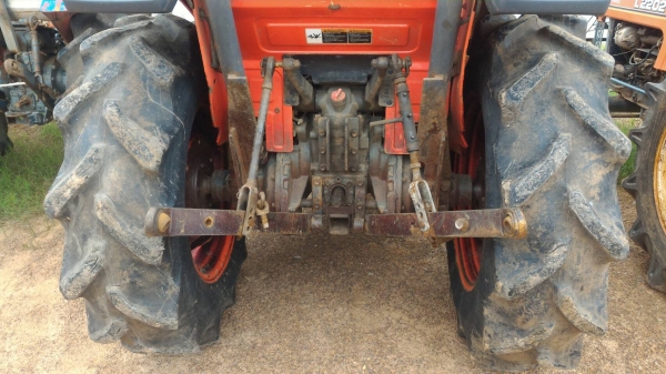 ขายรถไถ KUBOTA L3608 พร้อมดันหน้าคานบน ราคา 255,000 เครื่องดี เกียร์ดี ไฮดี พร้อมใช้งาน ราคาต่อรองได้ สนใจโทรคุยกันก่อนได้ครับ มีรถขนส่งบริการทั่วไทย ร้านสามย่านแทรคเตอร์ อ.แกลง จ.ระยอง โทร 0818618678 ,0899347475 id line=0818618678 id line=0917315475 ขายรถไถ KUBOTA L3608 พร้อมดันหน้าคานบน ราคา 255,000 เครื่องดี เกียร์ดี ไฮดี พร้อมใช้งาน ราคาต่อรองได้ สนใจโทรคุยกันก่อนได้ครับ มีรถขนส่งบริการทั่วไทย ร้านสามย่านแทรคเตอร์ อ.แกลง จ.ระยอง โทร 0818618678 ,0899347475 id line=0818618678 id line=0917315475