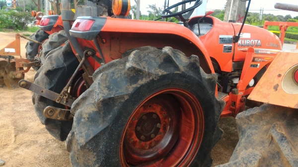 ขายรถไถ KUBOTA L3608 พร้อมดันหน้าคานบน ราคา 255,000 เครื่องดี เกียร์ดี ไฮดี พร้อมใช้งาน ราคาต่อรองได้ สนใจโทรคุยกันก่อนได้ครับ มีรถขนส่งบริการทั่วไทย ร้านสามย่านแทรคเตอร์ อ.แกลง จ.ระยอง โทร 0818618678 ,0899347475 id line=0818618678 id line=0917315475 ขายรถไถ KUBOTA L3608 พร้อมดันหน้าคานบน ราคา 255,000 เครื่องดี เกียร์ดี ไฮดี พร้อมใช้งาน ราคาต่อรองได้ สนใจโทรคุยกันก่อนได้ครับ มีรถขนส่งบริการทั่วไทย ร้านสามย่านแทรคเตอร์ อ.แกลง จ.ระยอง โทร 0818618678 ,0899347475 id line=0818618678 id line=0917315475