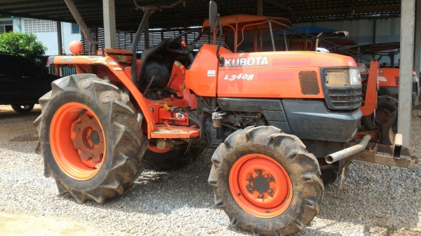ขายรถไถ KUBOTA L3408 รถไร่สภาพสวยๆ เดิมๆ ราคา 150,000 สภาพเดิมๆ สวยๆ เครื่องดี เกียร์ดี ไฮดี พร้อมใช้งาน ราคาต่อรองได้ สนใจโทรคุยกันก่อนได้ครับ มีรถขนส่งบริการทั่วไทย ร้านสามย่านแทรคเตอร์ อ.แกลง จ.ระยอง โทร 0818618678 ,0899347475 id line=0818618678 id lin