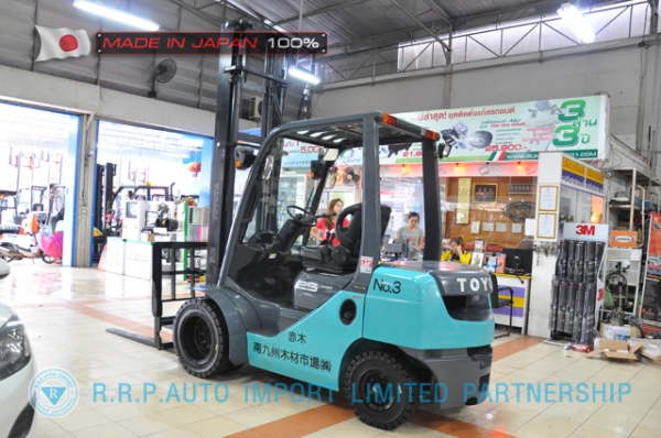 ขายรถโฟล์คลิฟท์มือสอง TOYOTA รุ่น 8FD325-33341 นำเข้าจากประเทศญี่ปุ่น 100\% ไม่เคยใช้งานในไทย