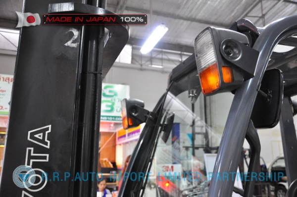 ขายรถโฟล์คลิฟท์มือสอง TOYOTA รุ่น 8FD325-33341 นำเข้าจากประเทศญี่ปุ่น 100\% ไม่เคยใช้งานในไทย