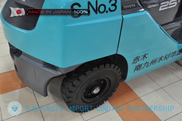 ขายรถโฟล์คลิฟท์มือสอง TOYOTA รุ่น 8FD325-33341 นำเข้าจากประเทศญี่ปุ่น 100\% ไม่เคยใช้งานในไทย